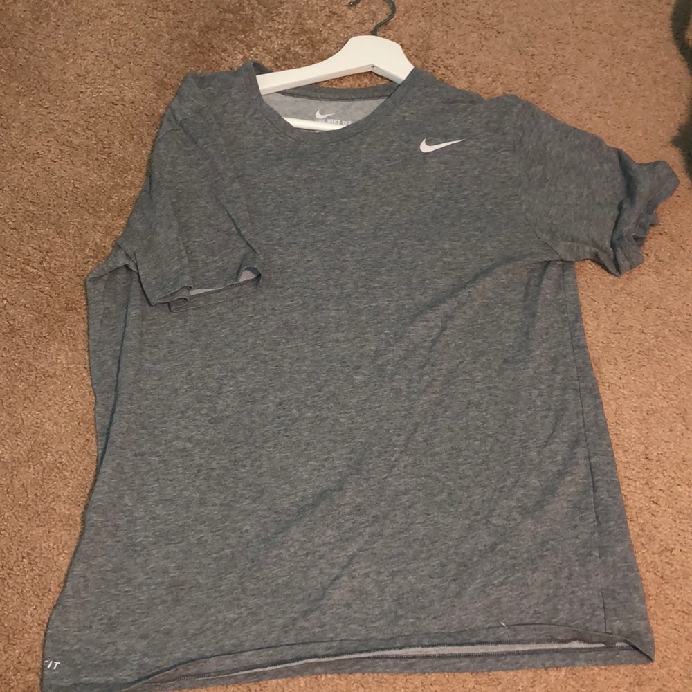 Plain gray nike t-shirt